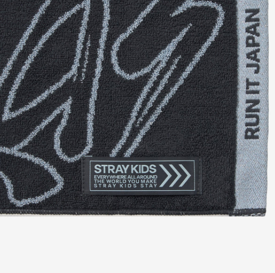 [PRE-ORDER] Stray Kids - MUFFLER TOWEL - World Tour <RUN IT JAPAN> Online Official MD