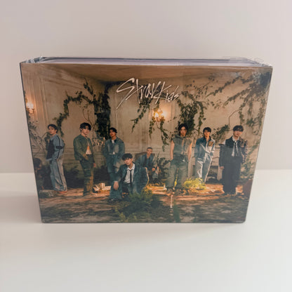 Stray Kids - Hollow Japanese Album [LIMITED PACKAGE included] (Second-hand)